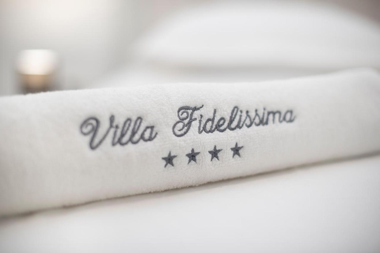 Villa Fidelissima Kaštela Exteriör bild
