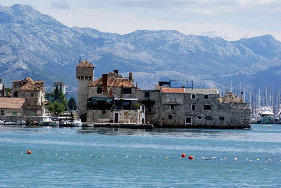 Villa Fidelissima Kaštela Exteriör bild
