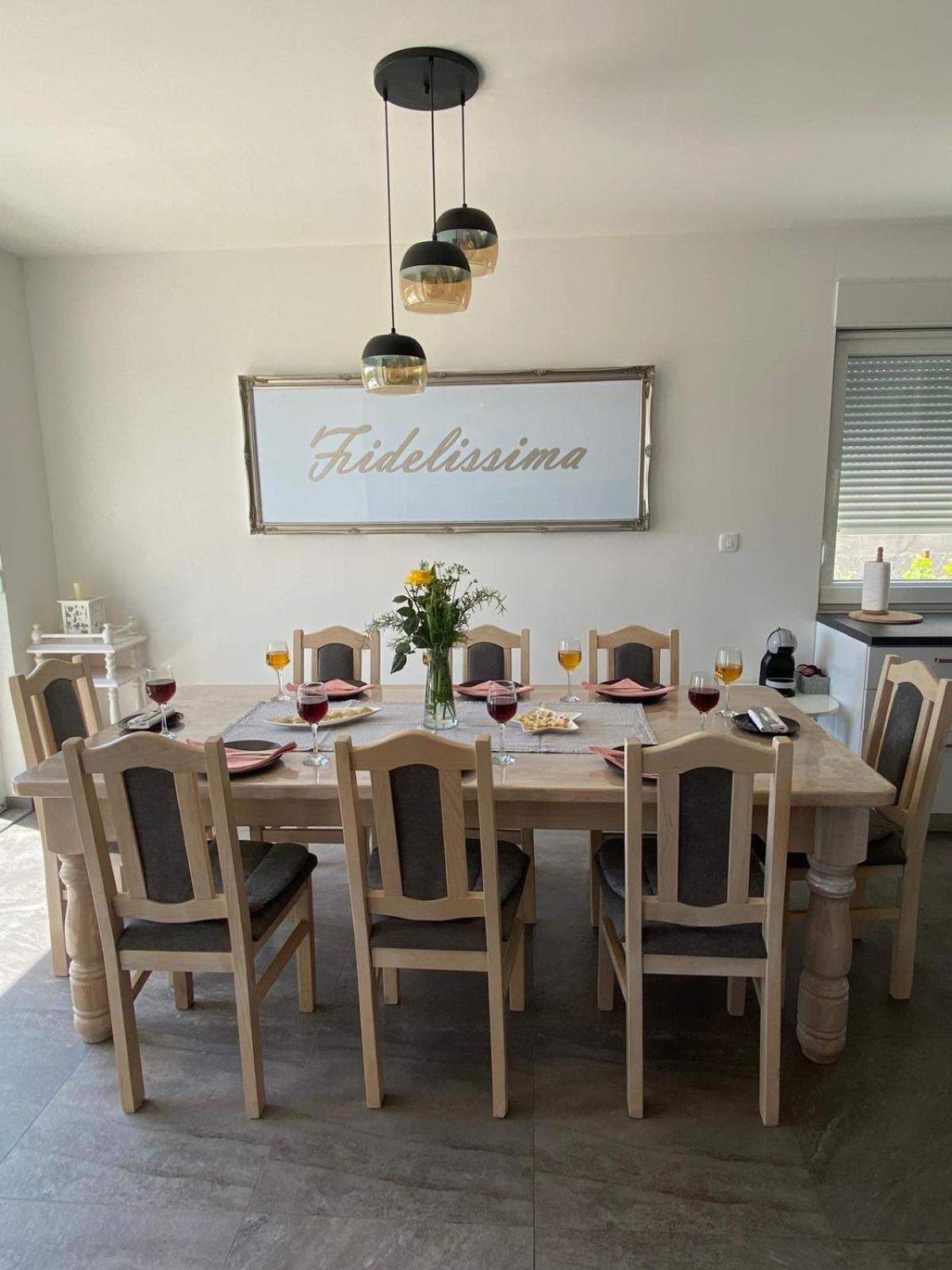 Villa Fidelissima Kaštela Exteriör bild
